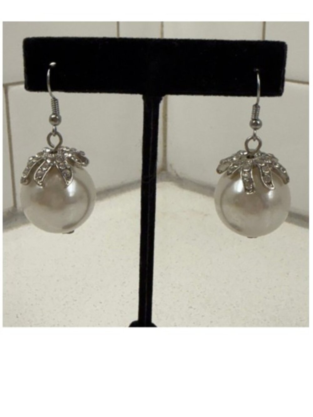 VINTAGE FAUX PEARL and RHINESTONE DANGLE EARRINGS